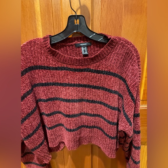 Forever 21 Cropped Crew Neck Long Sleeved Sweater - EUC - Picture 5 of 11